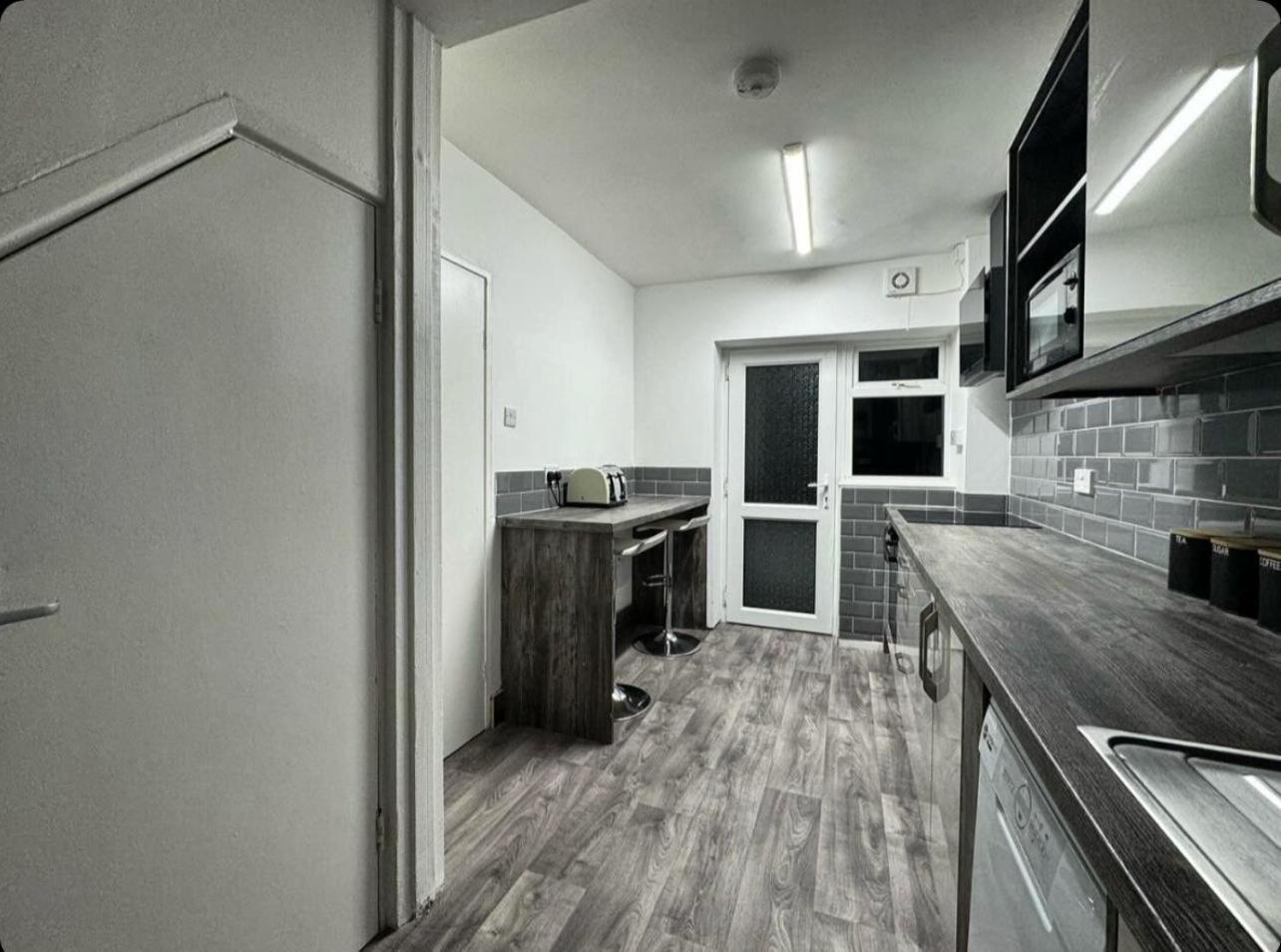 Noormak Nights Apartment Бирмингам Екстериор снимка