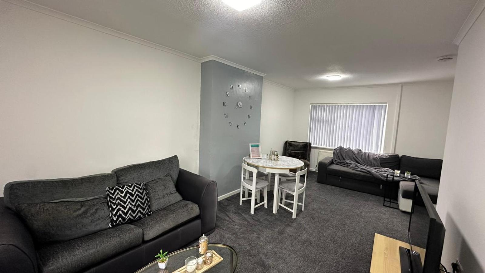 Noormak Nights Apartment Бирмингам Екстериор снимка